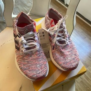 Adidas womens size 7. New